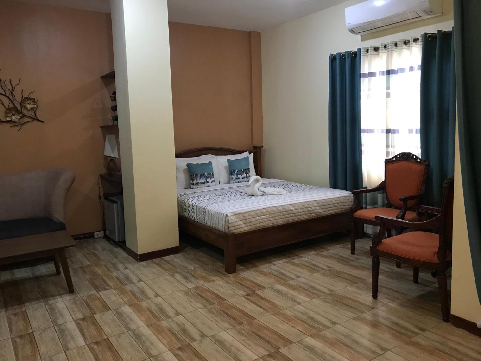 Hotel Charos Dormitel Dumaguete City Esterno foto