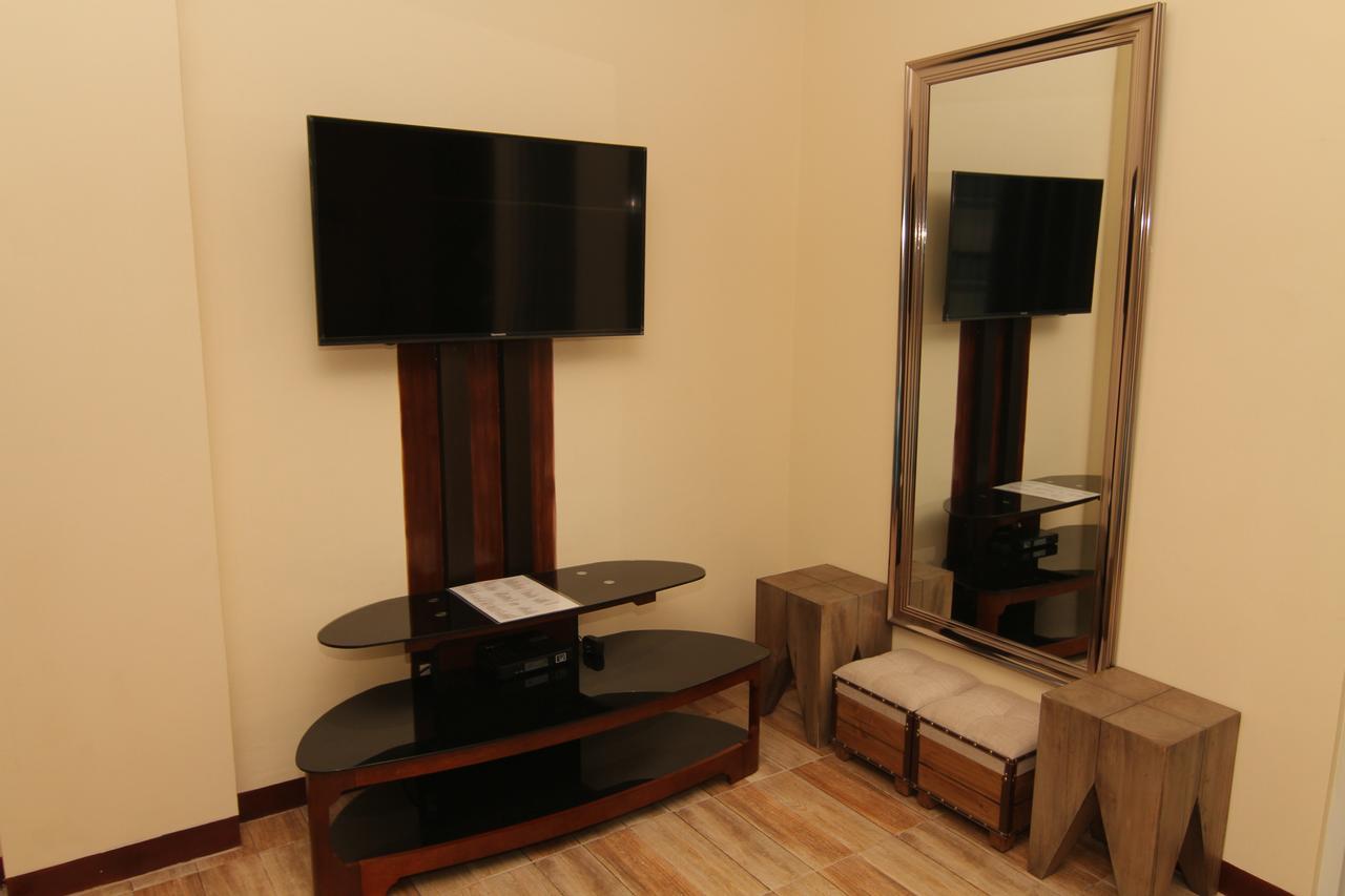 Hotel Charos Dormitel Dumaguete City Esterno foto