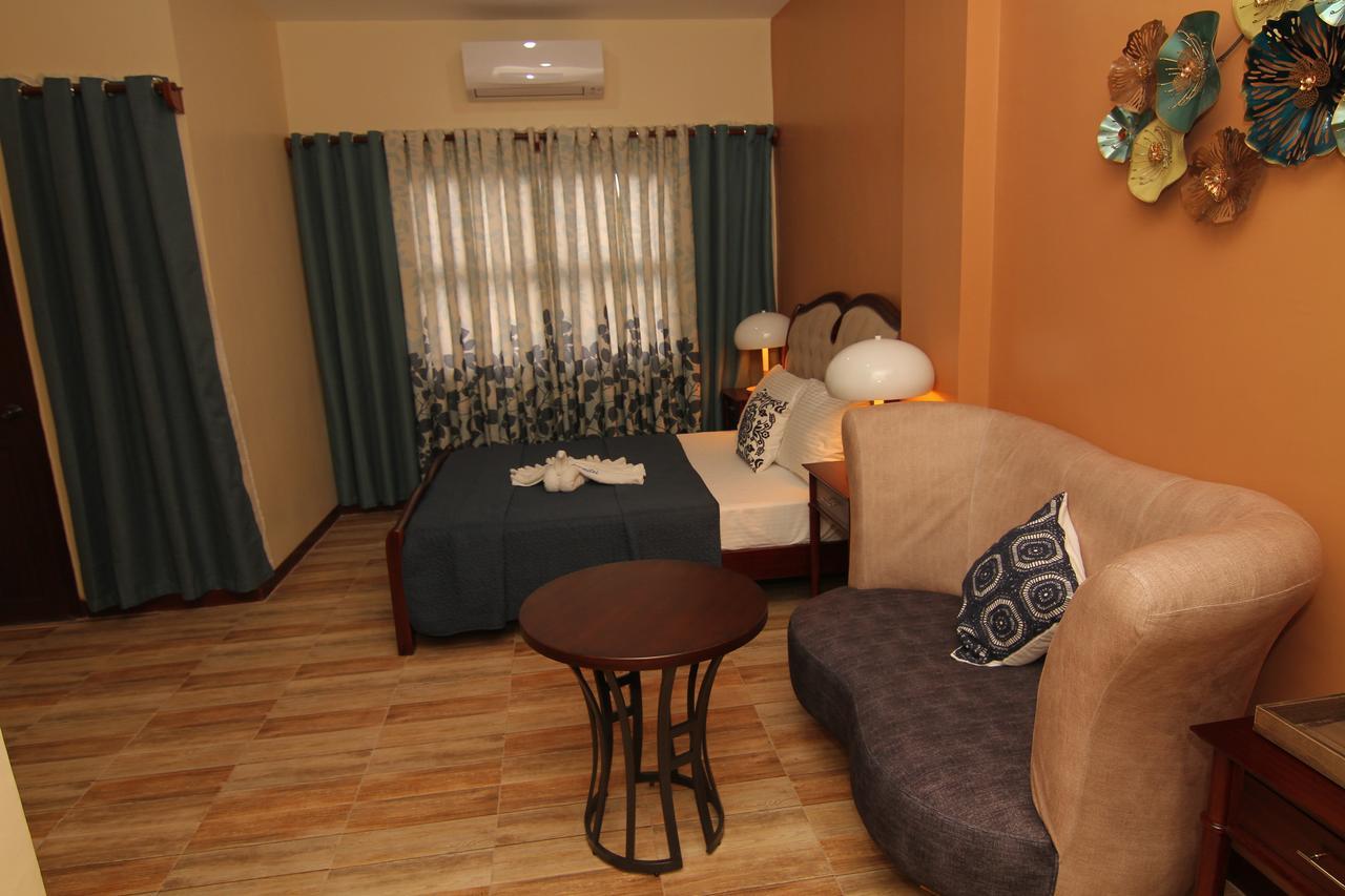 Hotel Charos Dormitel Dumaguete City Esterno foto