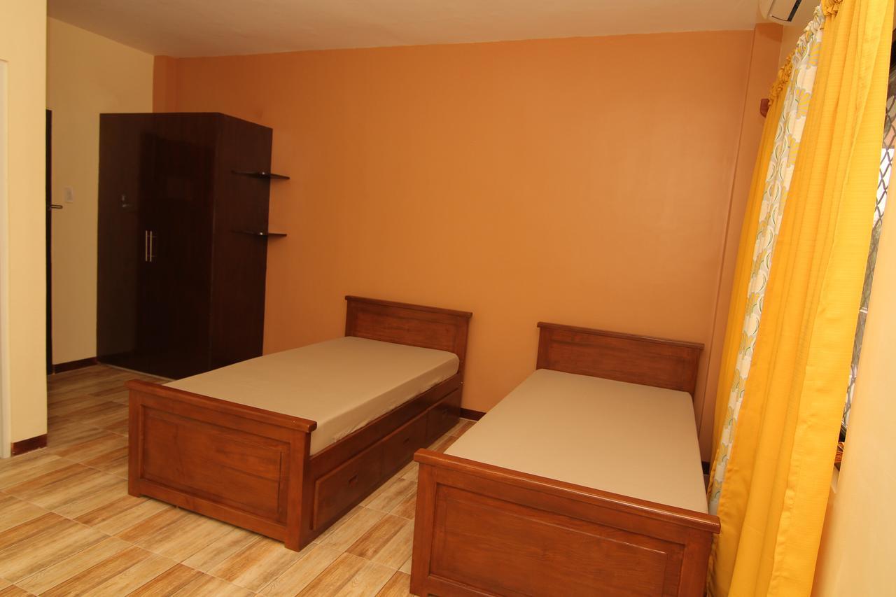 Hotel Charos Dormitel Dumaguete City Esterno foto