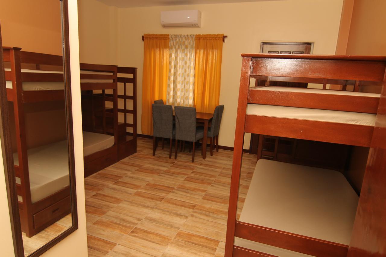 Hotel Charos Dormitel Dumaguete City Esterno foto