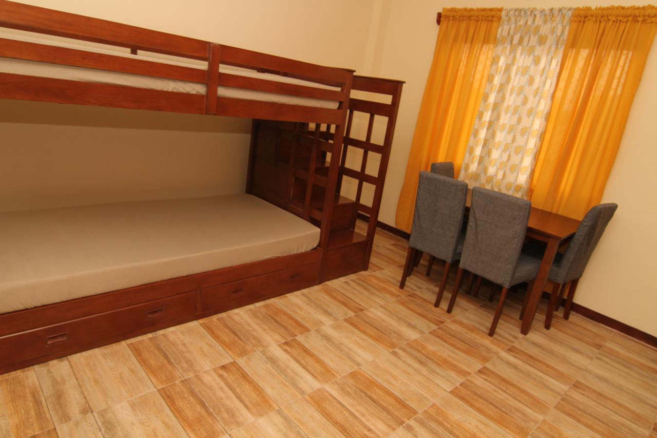 Hotel Charos Dormitel Dumaguete City Esterno foto