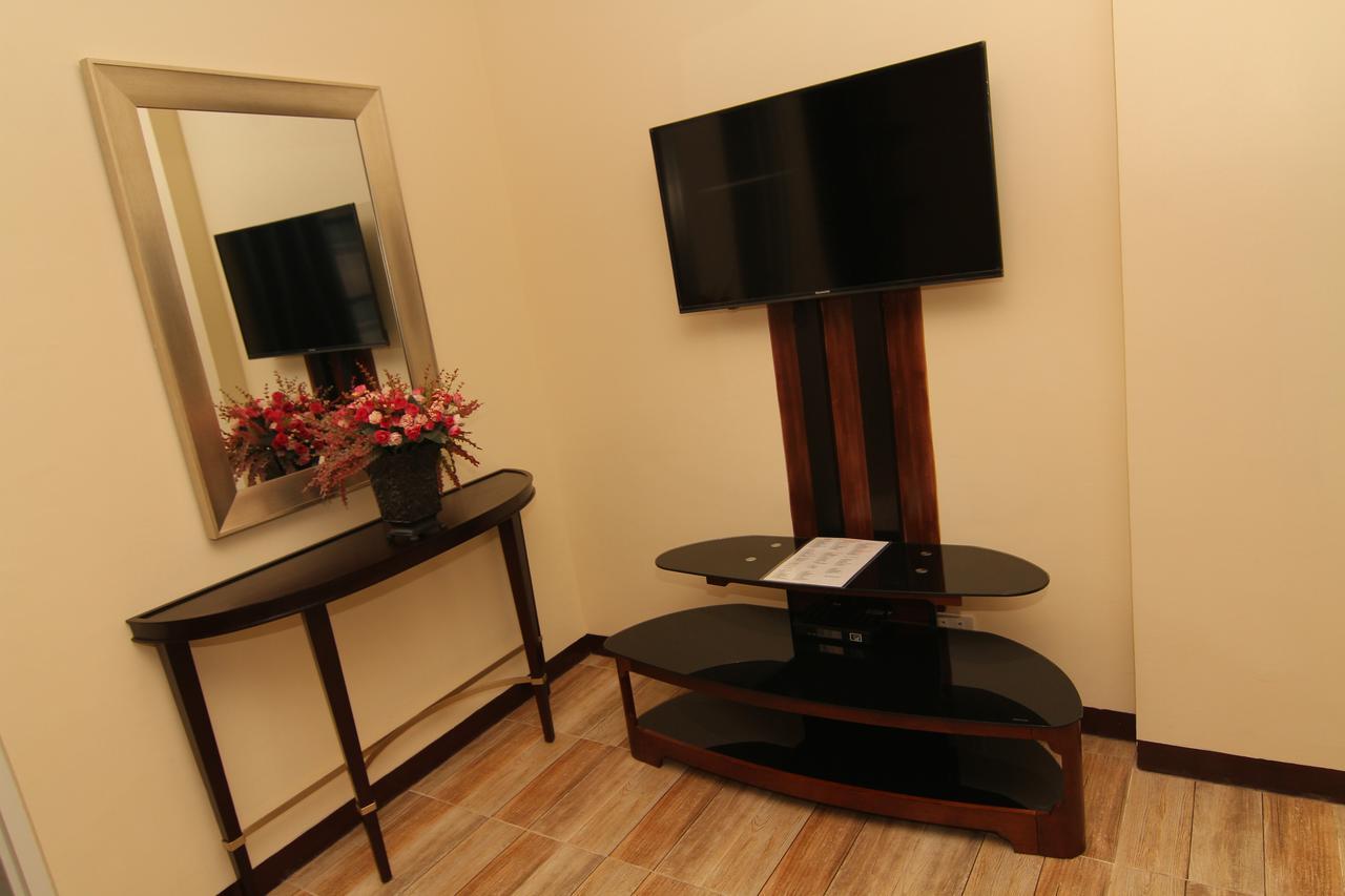 Hotel Charos Dormitel Dumaguete City Esterno foto